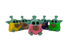 Load image into Gallery viewer, Pink Yoda Baby PIpe