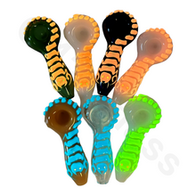 Load image into Gallery viewer, Glow in the dark glass pipes