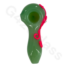 Load image into Gallery viewer, 4 Inch Glow in the Dark Hand Pipes | Animal Shinny Style Spoon Pipe
